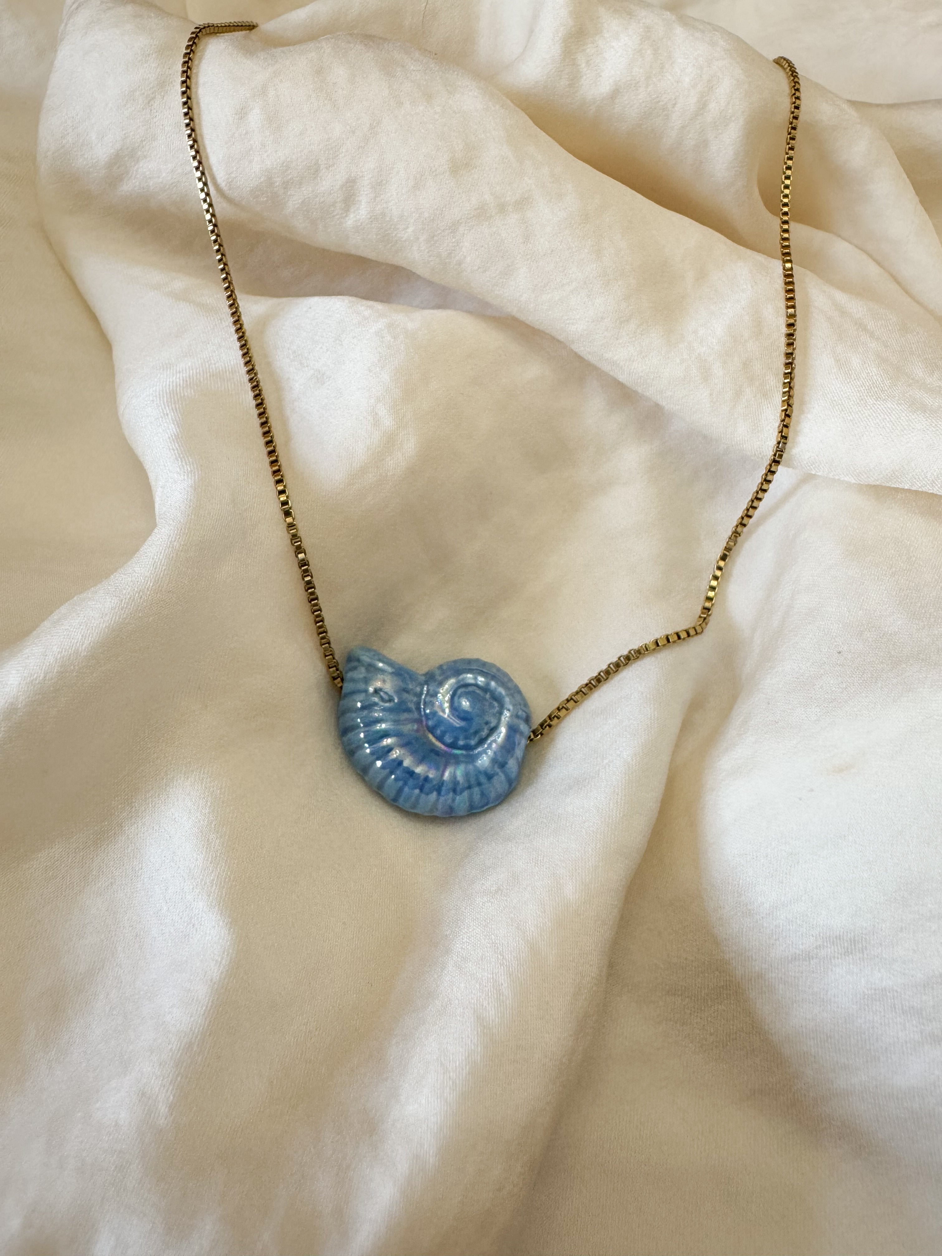 Collana spirale azzurra